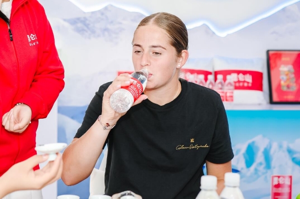 击迫使持球 击迫使持球